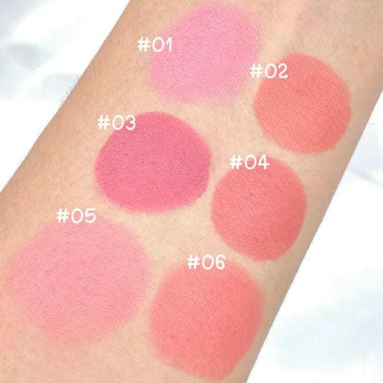 Liquid blush tube makes your cheeks glowy - Image 2