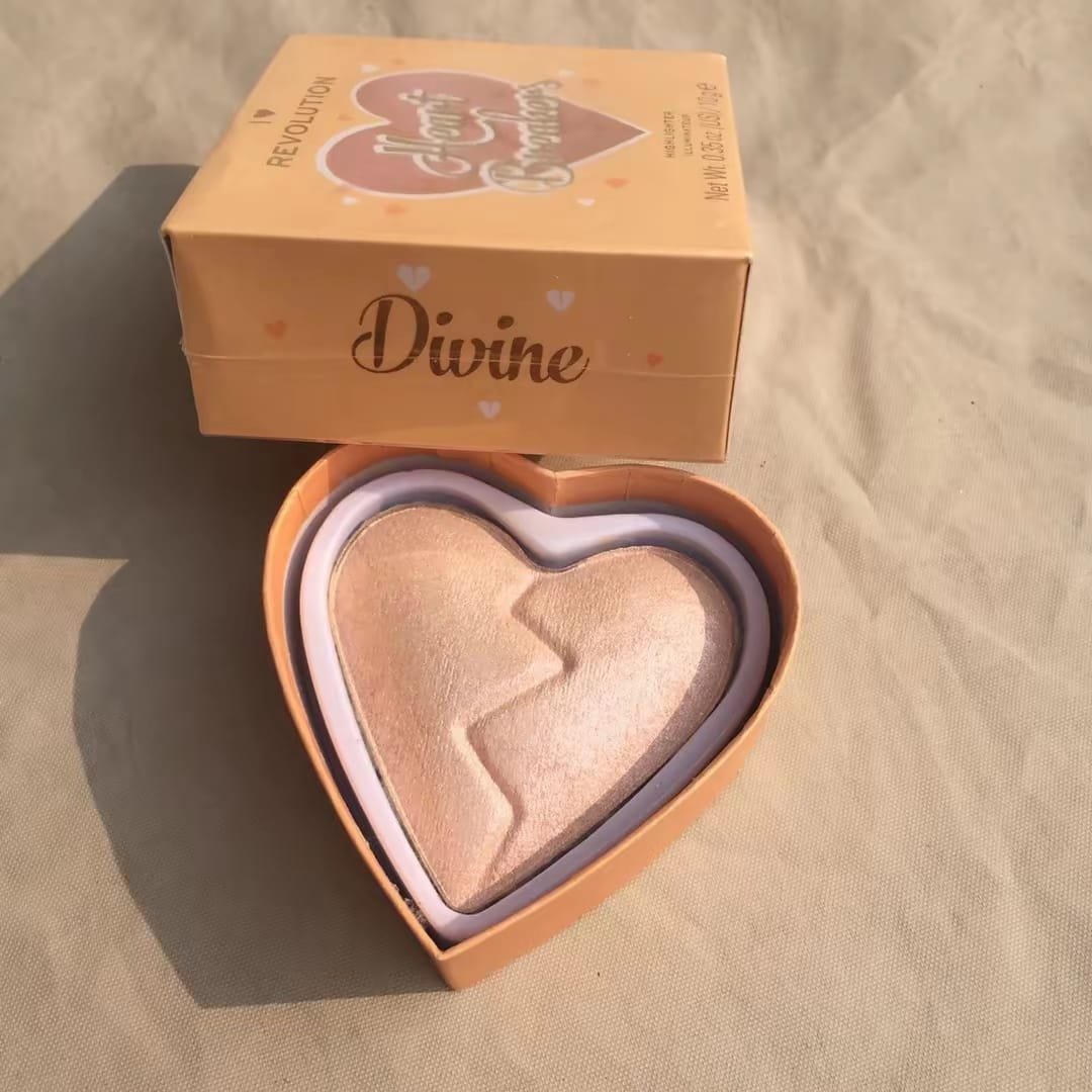 I Heart Makeup Blushing Hearts | Highlighter - Image 2