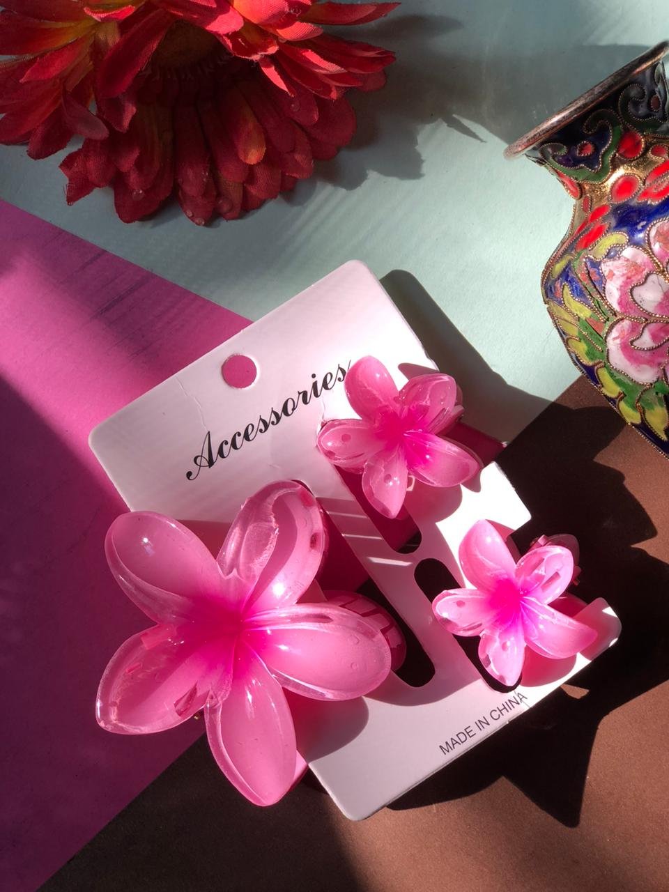 pink flower-shaped plastic hair claw clips set - Image 2